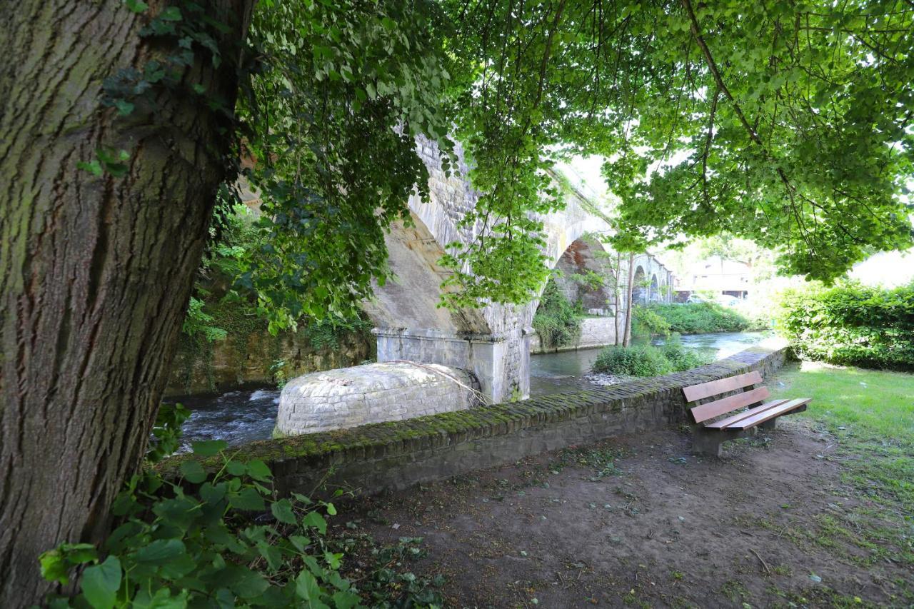 Vila Aux Berges Du Bocq Yvoir Exteriér fotografie